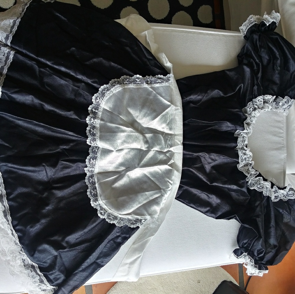 Maid costume dress with white lace apron